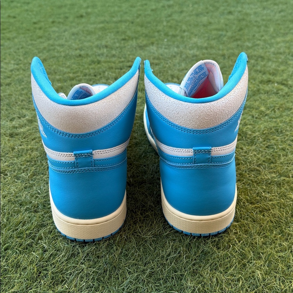 Air Jordan 1 Retro High OG - Picture 3 of 5